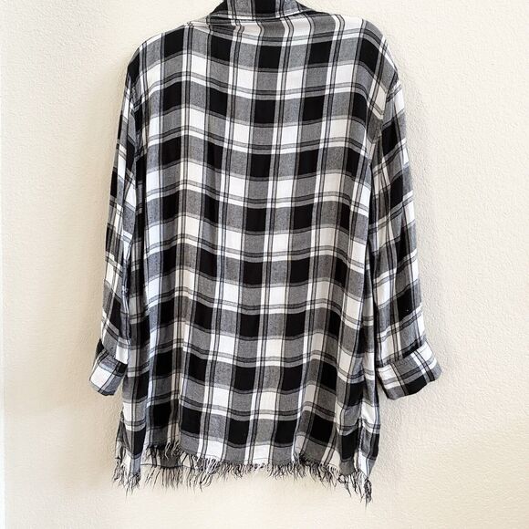 Umgee Shirt Womens Sz M Top Black Plaid Long Sleeve 1/4 Button Up Peplum Boho - Picture 8 of 8